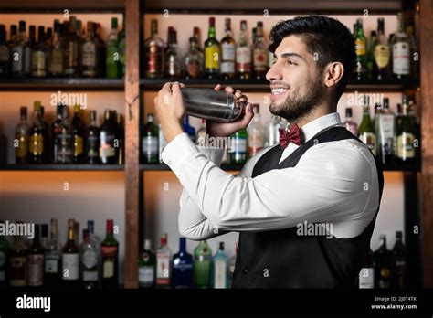 Shaking Cocktail