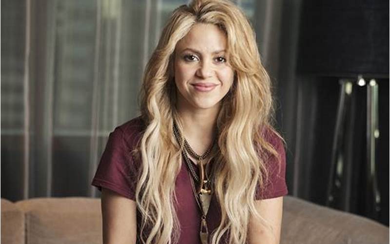 Shakira Speaking Spanish