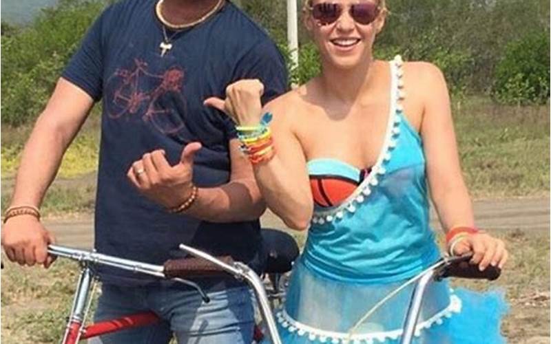 Shakira Y Carlos Vives La Bicicleta