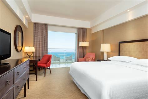 Sheraton Grand Rio Hotel and Resort guest room
