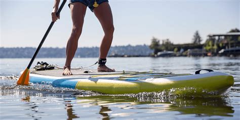 What to wear on your feet when paddleboarding? Maui SUP Rental