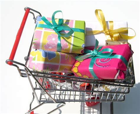 Shopping For Gifts: A Comprehensive Guide For 2023
