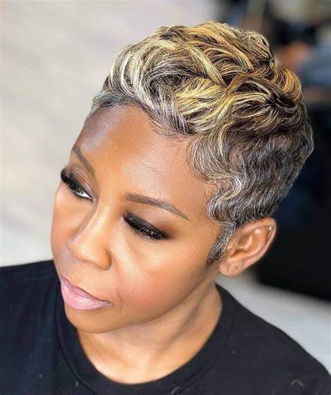 10 Trendy Short Hairstyles with Color Novelties PoPular Haircuts