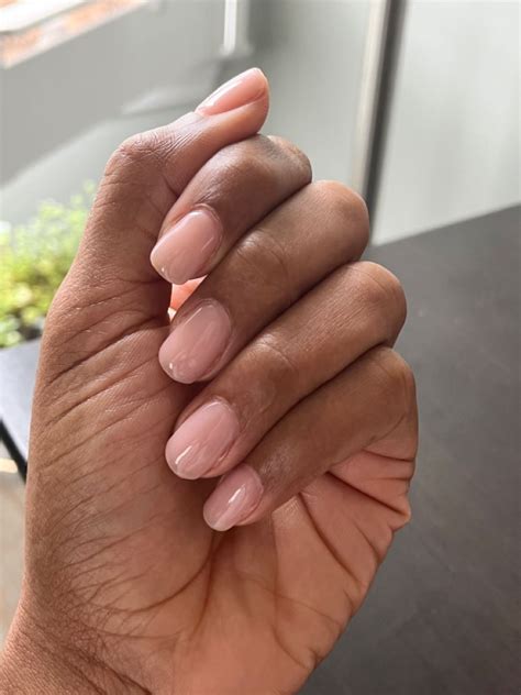 Underrated Glam: The Art of Rocking Short Nails on Dark Skin