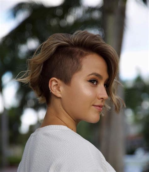 Short Wavy Undercut