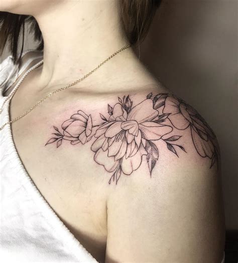 Shoulder Collarbone Tattoo