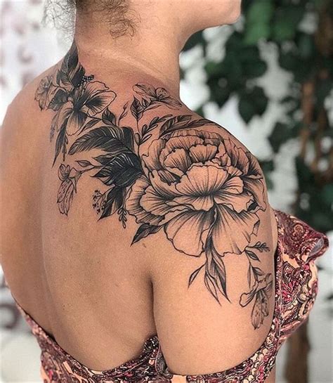 40 Impossibly Pretty Shoulder Tattoo Designs For Girls