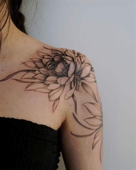 Get Inked with Style: Feminine and Fashionable Shoulder Tattoos for Girls