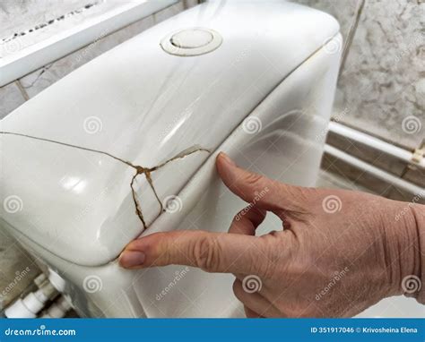 Signs of Toilet Tank Damage