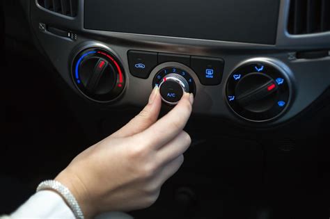 Signs of car air conditioning problems Chicago IL