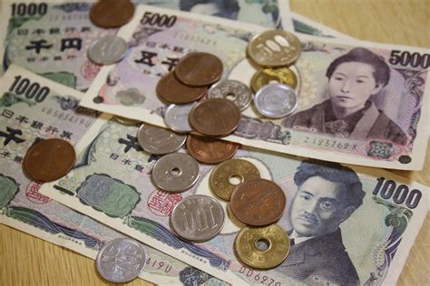 Simbol dan desain uang negara Jepang