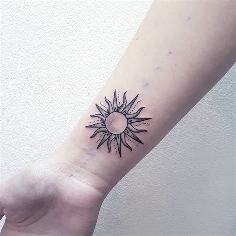 Top 67+ Best Simple Sun Tattoo Ideas [2021 Inspiration
