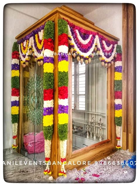 Spruce Up Your Housewarming with these Simple and Stunning Flower Decoration Ideas