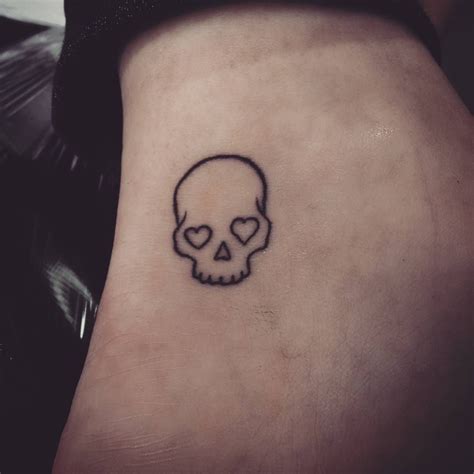 Simple Skull Tattoos For Females