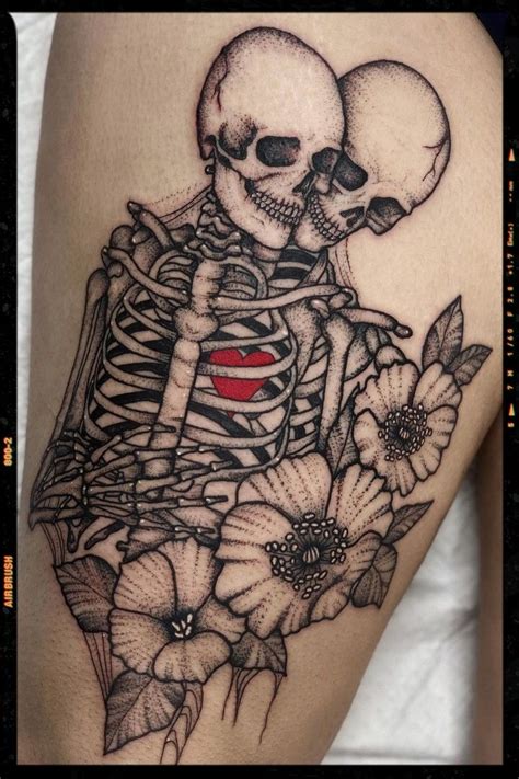 Loving the kissing skeletons.... Tattoos ) Pinterest