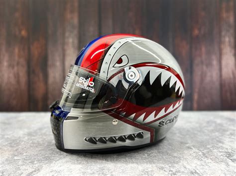 Ride with Confidence: Elevate Your Motorcycle Experience with Custom Skins for Helmets