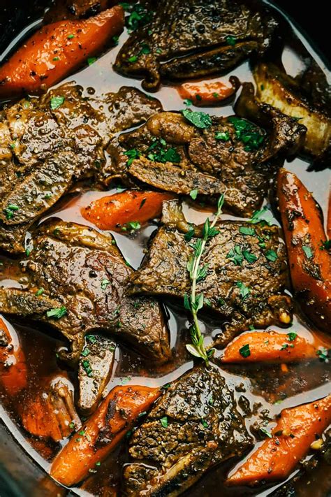 Slow Cooker Short Ribs