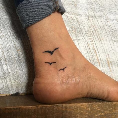 Foot bird tattoo Bird tattoo foot, Tattoos, Foot tattoo