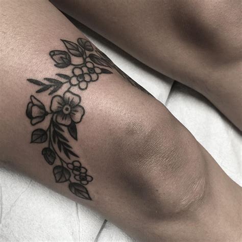 Small Knee Tattoos For Females