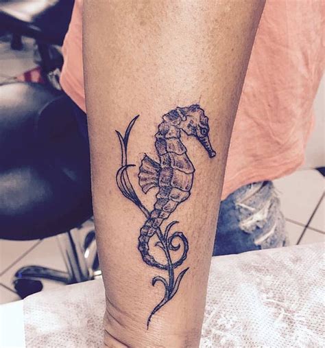 40 Seahorse Tattoos That Will Swim Their Way to Number 1