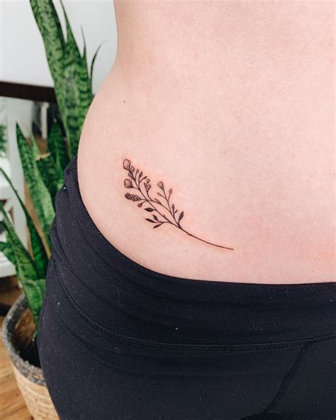 Rose tattoo🌹 Hip tattoo, Tattoos for women, Tattoos