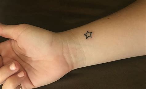Pin by Jenny Hoffmann on Tattoos Star tattoos, Shooting
