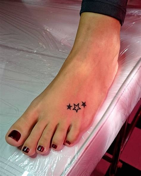 foot tattoo ideas Foottattoos Toe tattoos, Tattoos