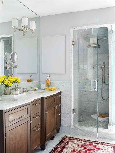 Chic ideas for small bathrooms with shower