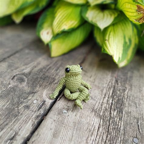 Small Crochet Frog Pattern