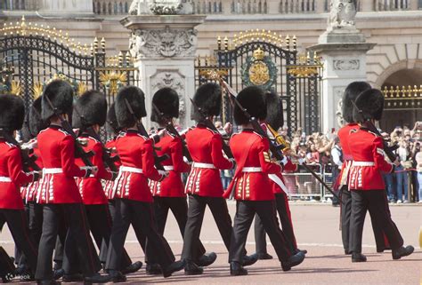 Small Group Changing of the Guard Tour