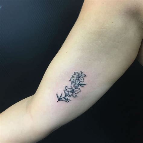 Lily tattoo Small lily tattoo, Lily tattoo, Lilly flower