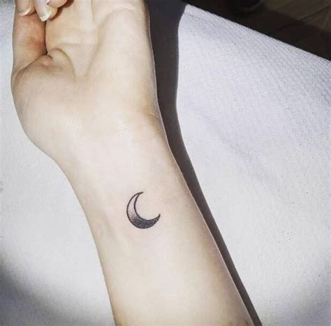 2017 trend Tiny Tattoo Idea Moon tattoo wrist
