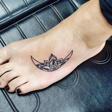 cute foot tattoo Foottattoos Small foot tattoos, Foot
