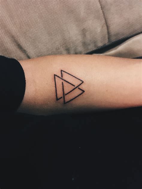 Small triangle temporary tattoos (4 pieces) Temporary