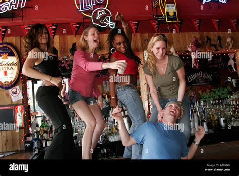 Smiling Pub Tour Tourist