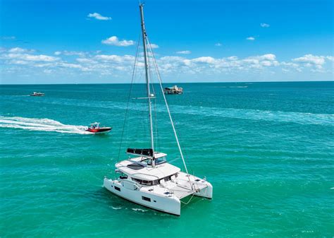 Smooth Catamaran Tour Experience