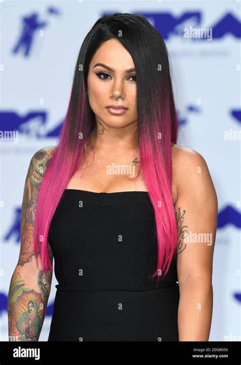 Snow The Product Nude