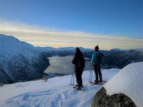 Snowshoeing Romsdalen