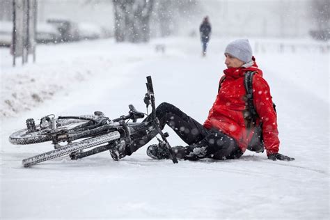 Snowy Cycling Safety Tips