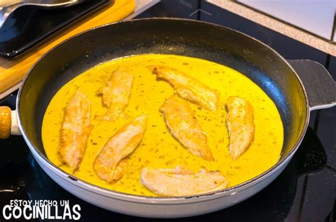 HUEVOS EN CAMISETA: SOLOMILLOS DE POLLO AL CURRY