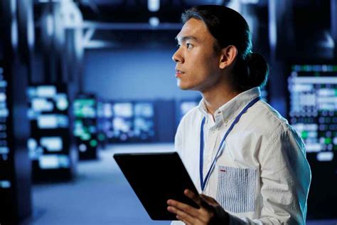 Solution Architect: Peran, Skill, & Tanggung Jawab Utama