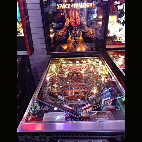 Space Invaders Pinball Machine