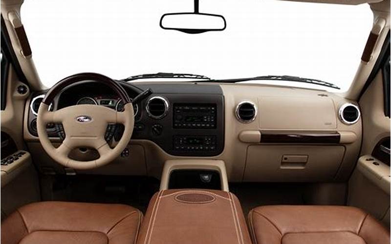 Spacious Interior Of 2005 Ford Expedition