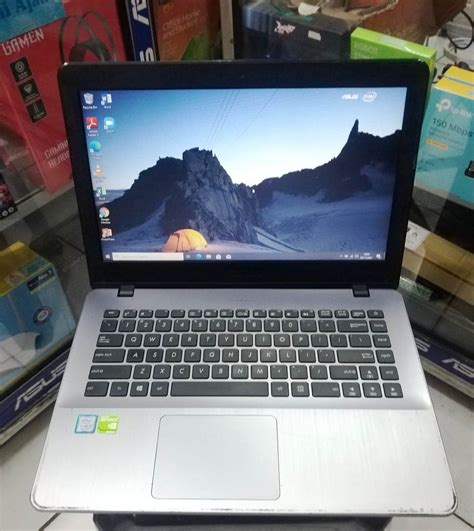 Spesifikasi Laptop Asus A442u