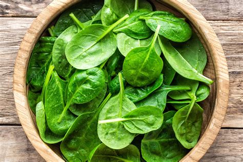 Spinach & Pregnancy: Nourishing Mom, Healthy Baby.