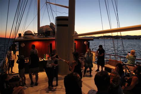 Split Sunset Boat Party Review: DJs & Blue Lagoon Swim