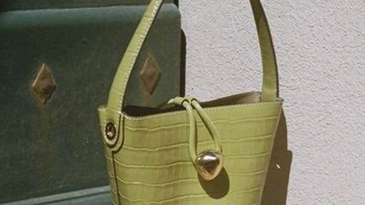 Spring 2025 Handbag Trends