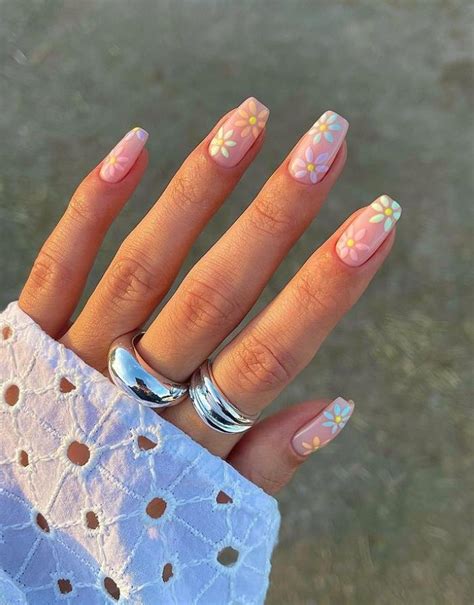 Get Ready For Spring Break With Natural Nails