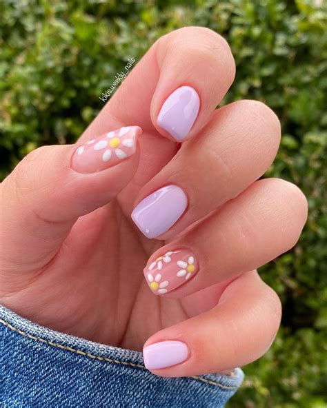 Get Ready For Spring Break With These Square Nails