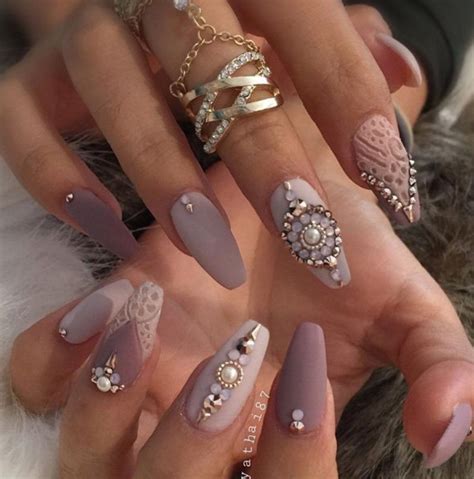 Get Ready For Spring With These Stunning Nail Jewels